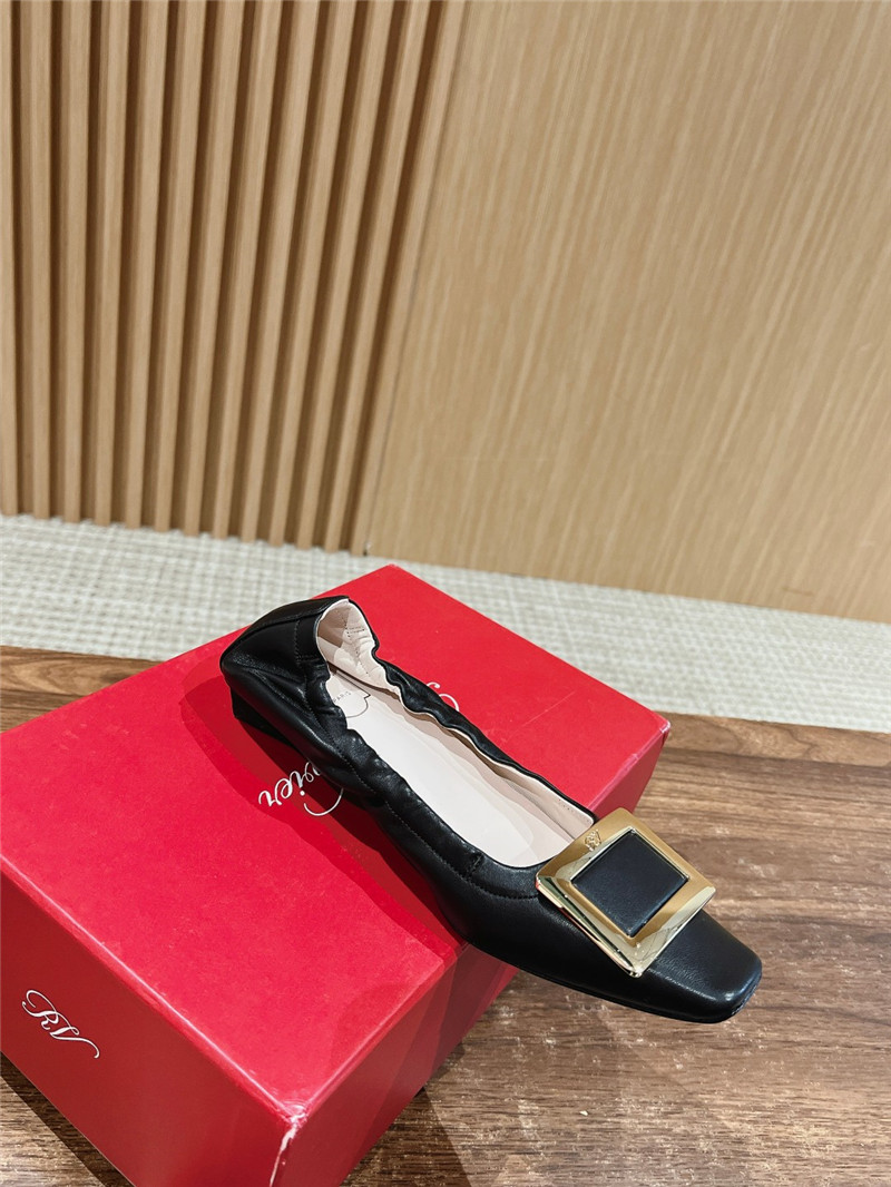 Roger Vivier Belle Vivier Ballerinas in Black Leather