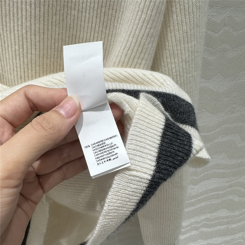 BC tennis style V-neck cashmere sweater replicas clothes