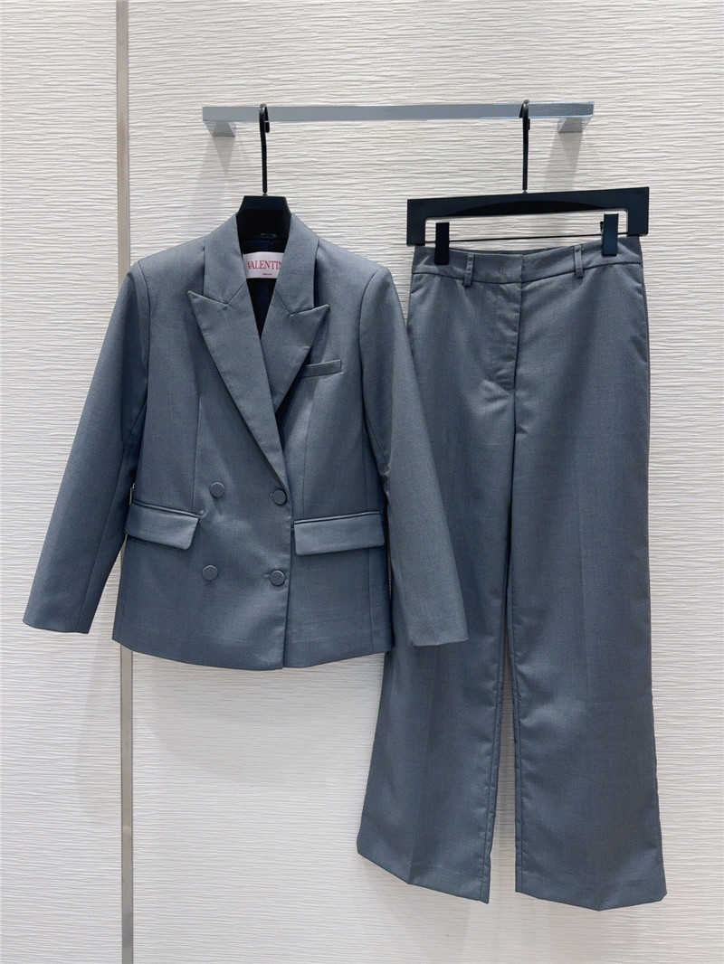 Va1e*ntin0 lapel double breasted suit replica clothing sites
