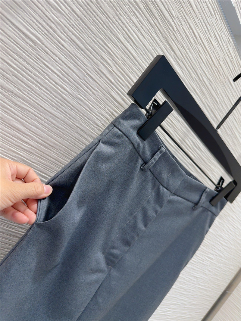 Va1e*ntin0 new trousers replicas clothes