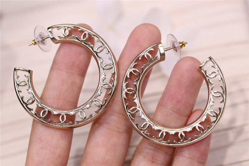 Ch**el hollow multi-c earrings