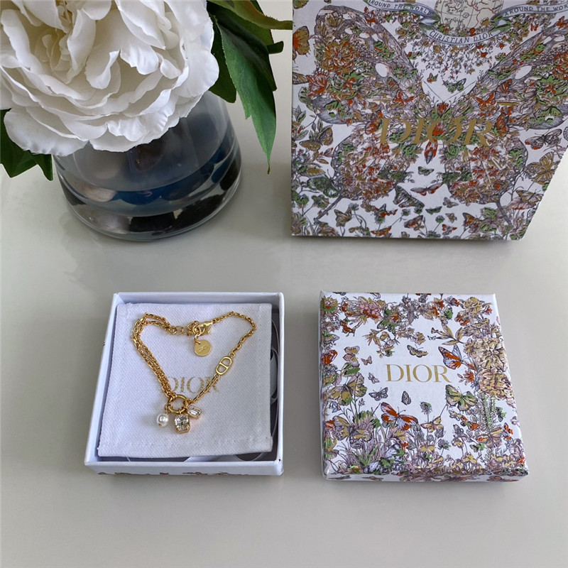 D10r large and small sugar cube pearl chain bracelet