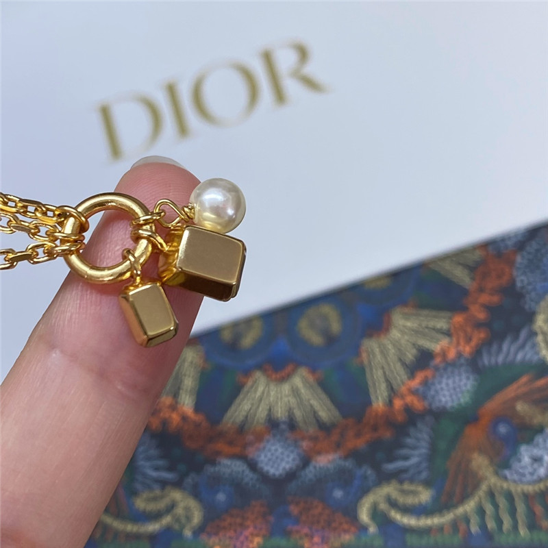 D10r large and small sugar cube pearl chain bracelet