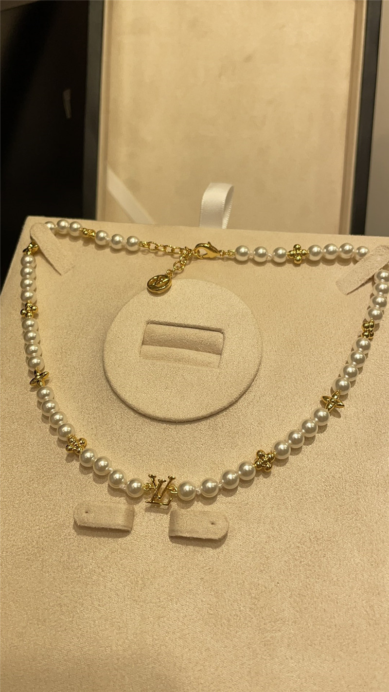 l0vis Vvtt0n lv green gold flower pearl necklace