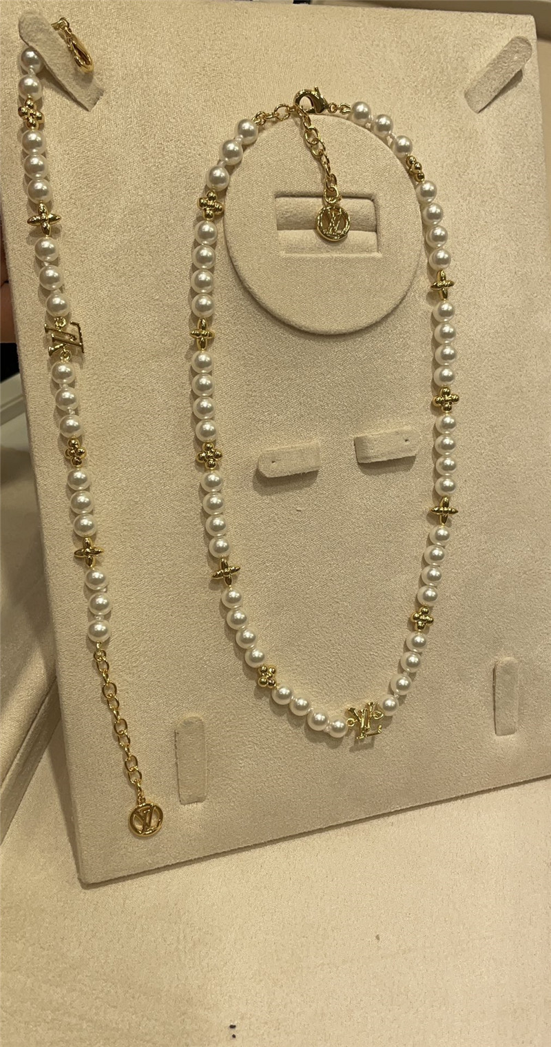 l0vis Vvtt0n lv green gold flower pearl necklace