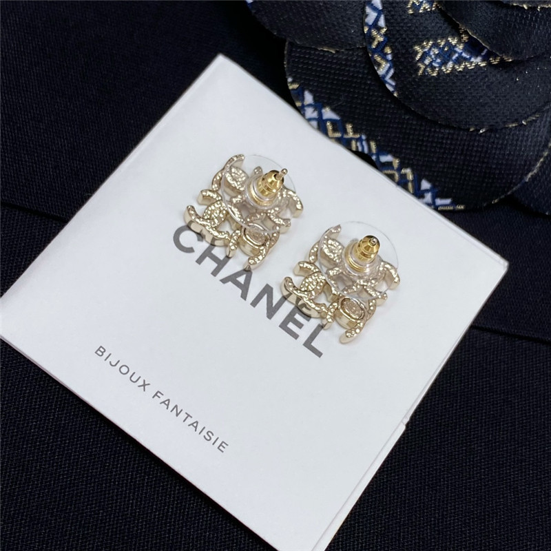 Ch**el 4 double c logo stitching earrings