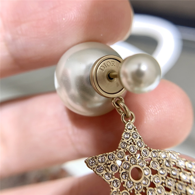 D10r pearl shooting star earrings