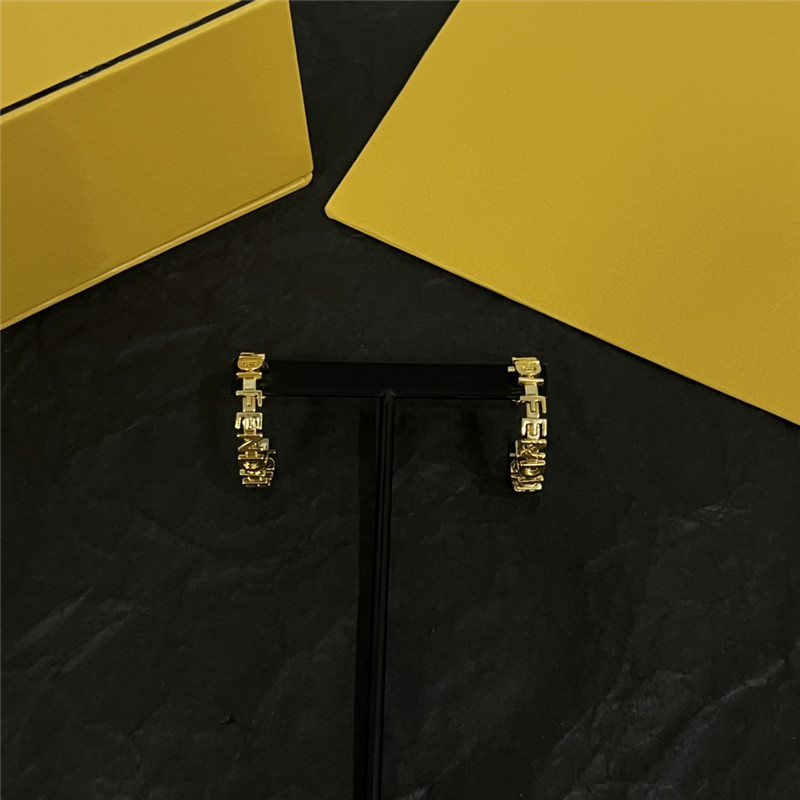 F**di simple and elegant earrings