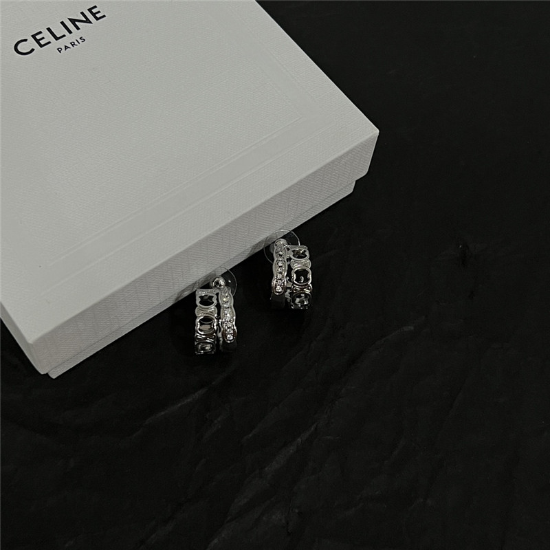 Ce1i*e stylish simple earrings