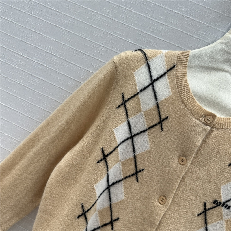 M1um1u letter cashmere cardigan replicas clothes