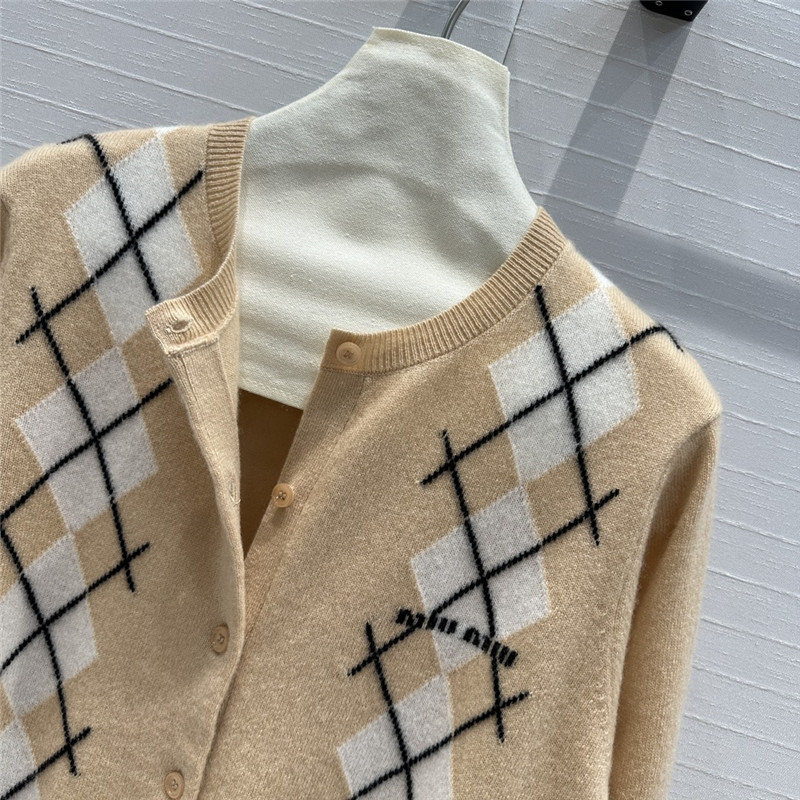 M1um1u letter cashmere cardigan replicas clothes