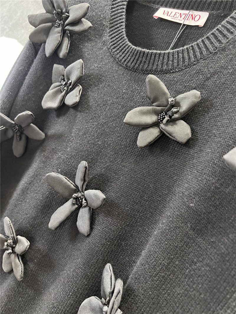 Va1e*ntin0 embroidered wool sweater replica d&g clothing