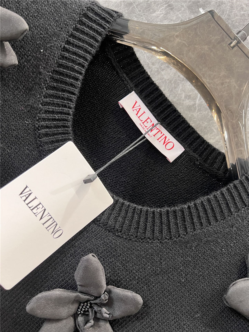 Va1e*ntin0 embroidered wool sweater replica d&g clothing