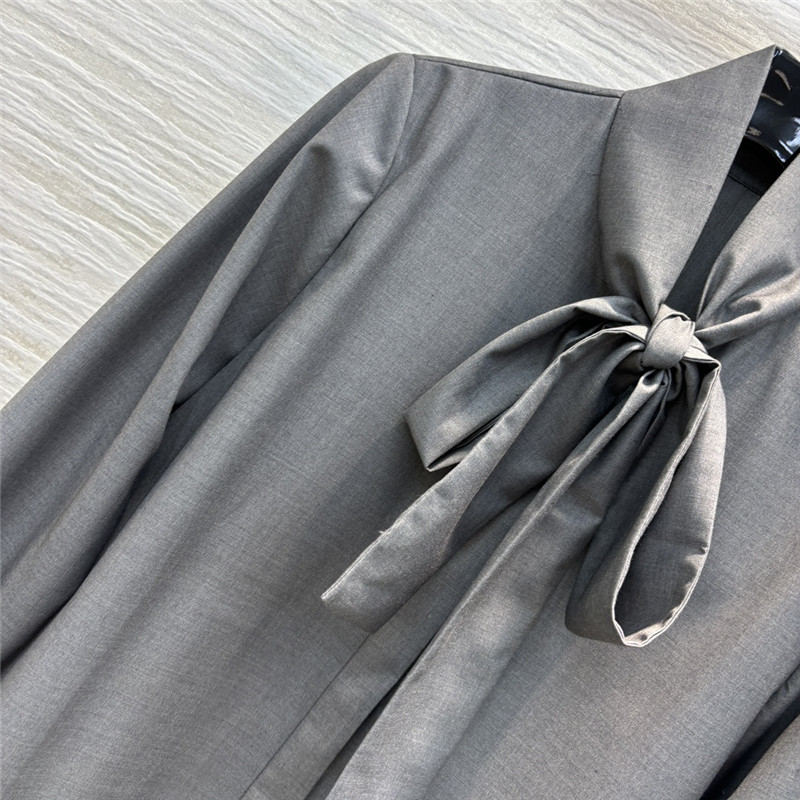 Va1e*ntin0 high-grade grey ribbon shirt replica clothing