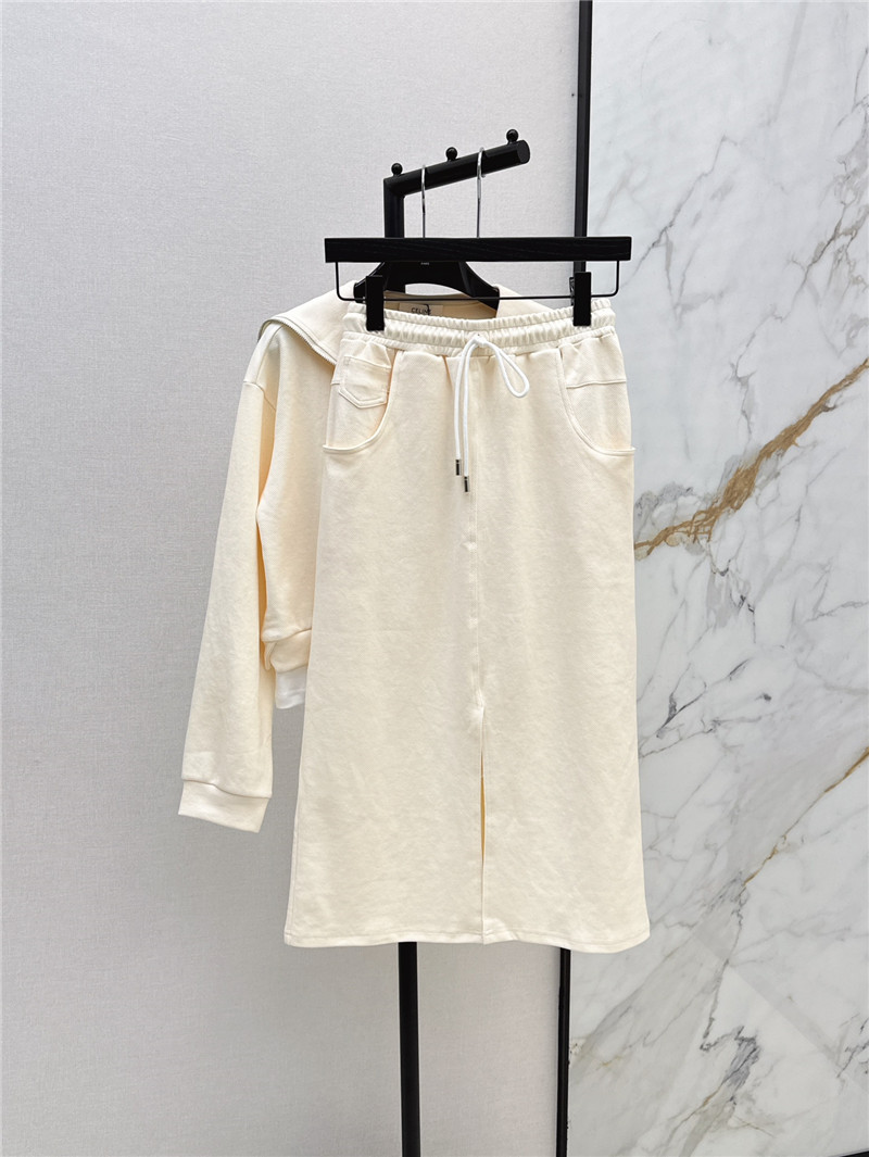 Ce1i*e exquisite leisure suit replica clothing sites