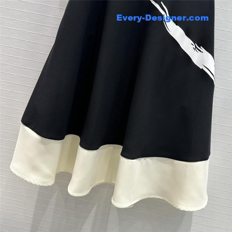 Va1e*ntin0 colorblock graffiti skirt replica d&g clothing