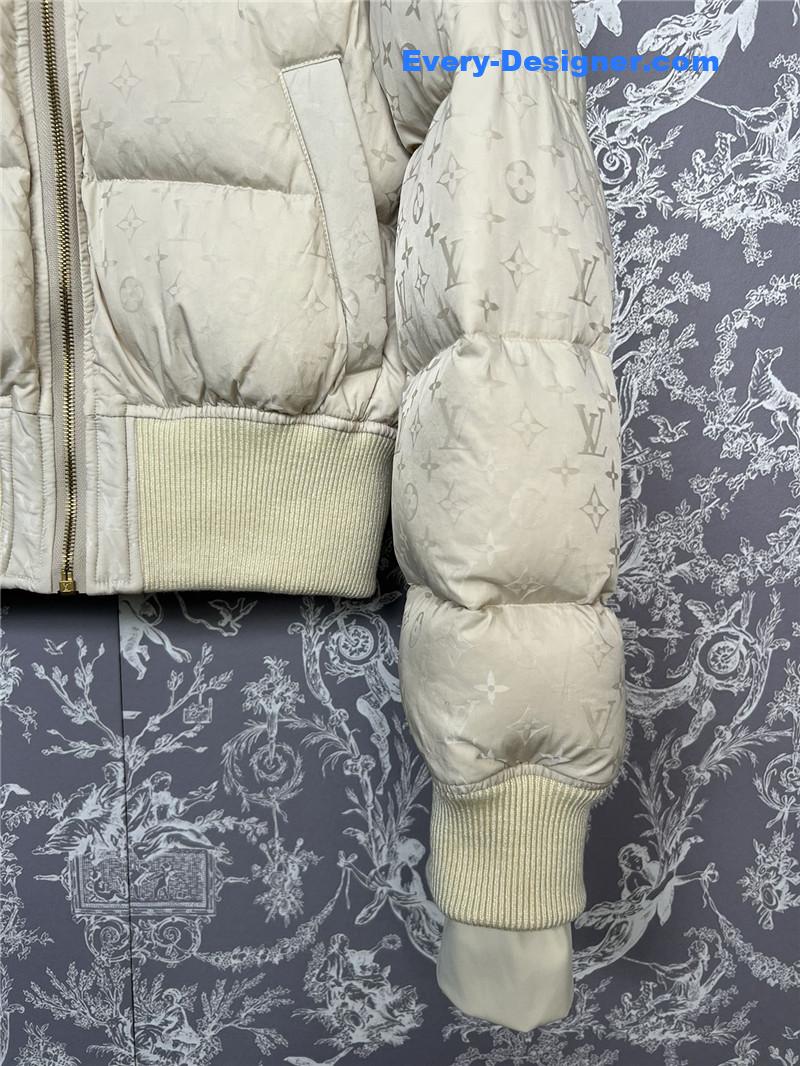 l0vis Vvtt0n lv logo obscure stand collar jacket replica clothes