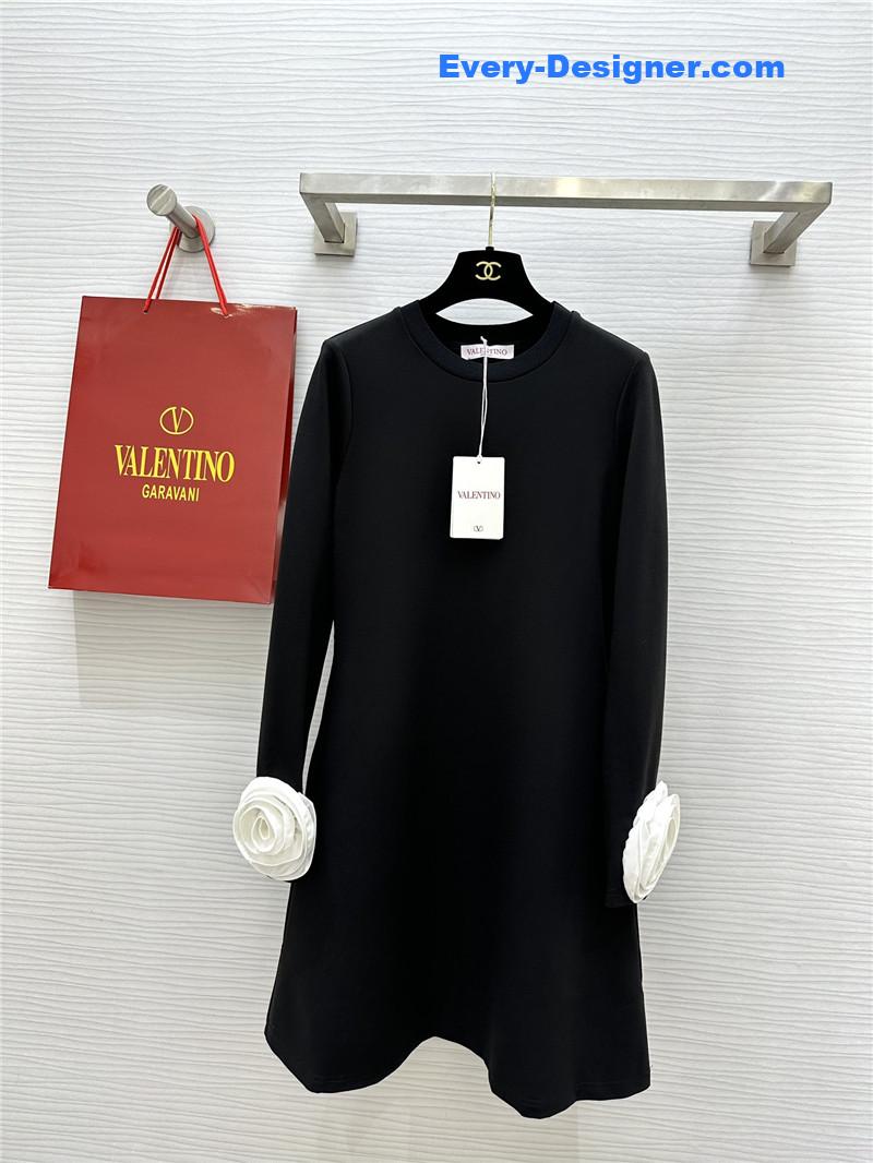 Va1e*ntin0 long sleeve dress replicas clothe