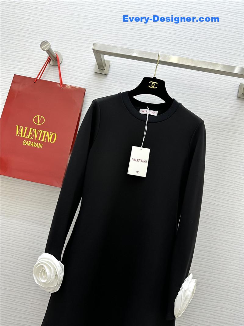 Va1e*ntin0 long sleeve dress replicas clothe