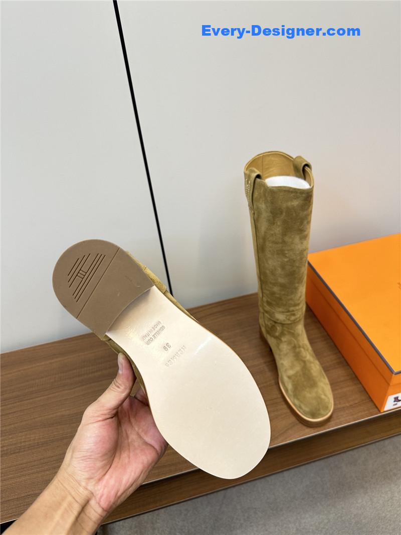 H**me5 horse boot in suede