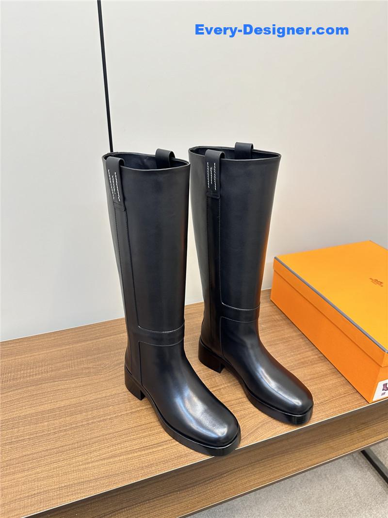 H**me5 horse boot in black