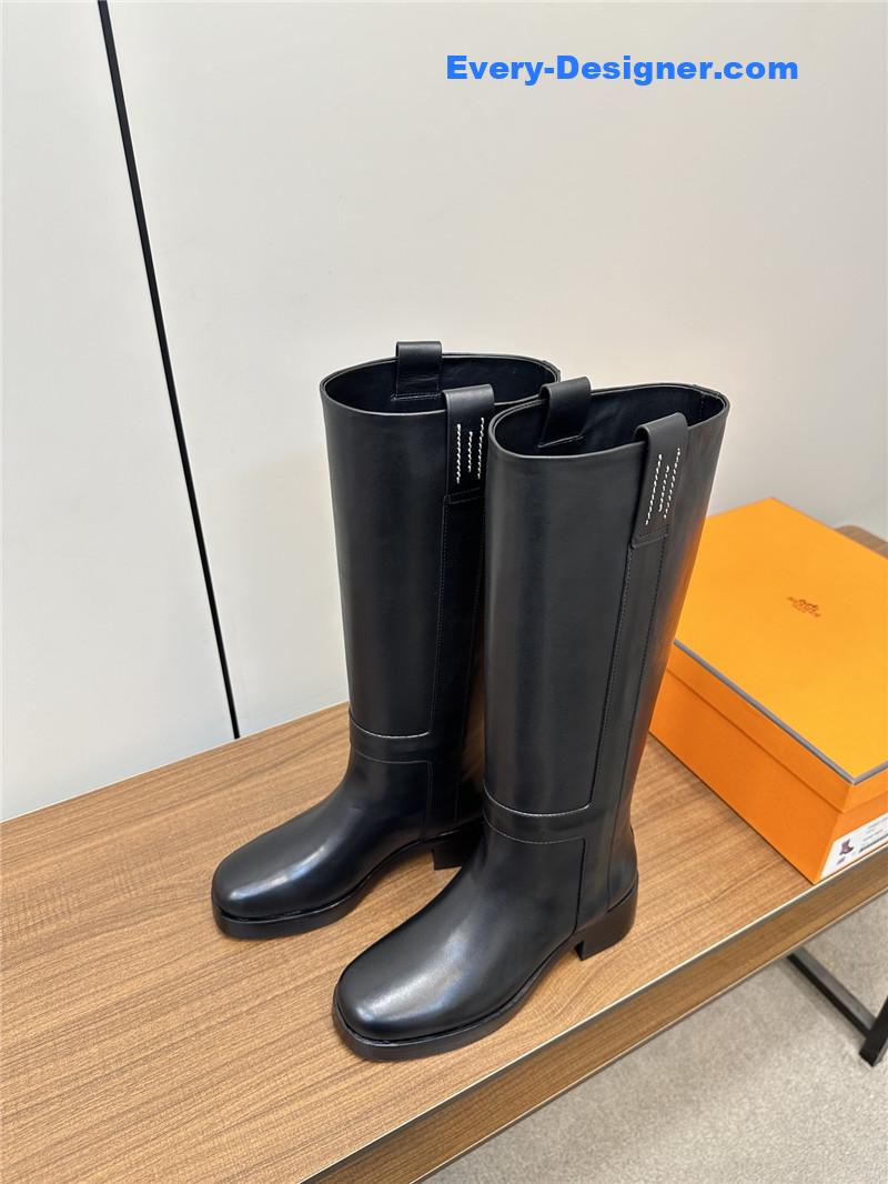 H**me5 horse boot in black