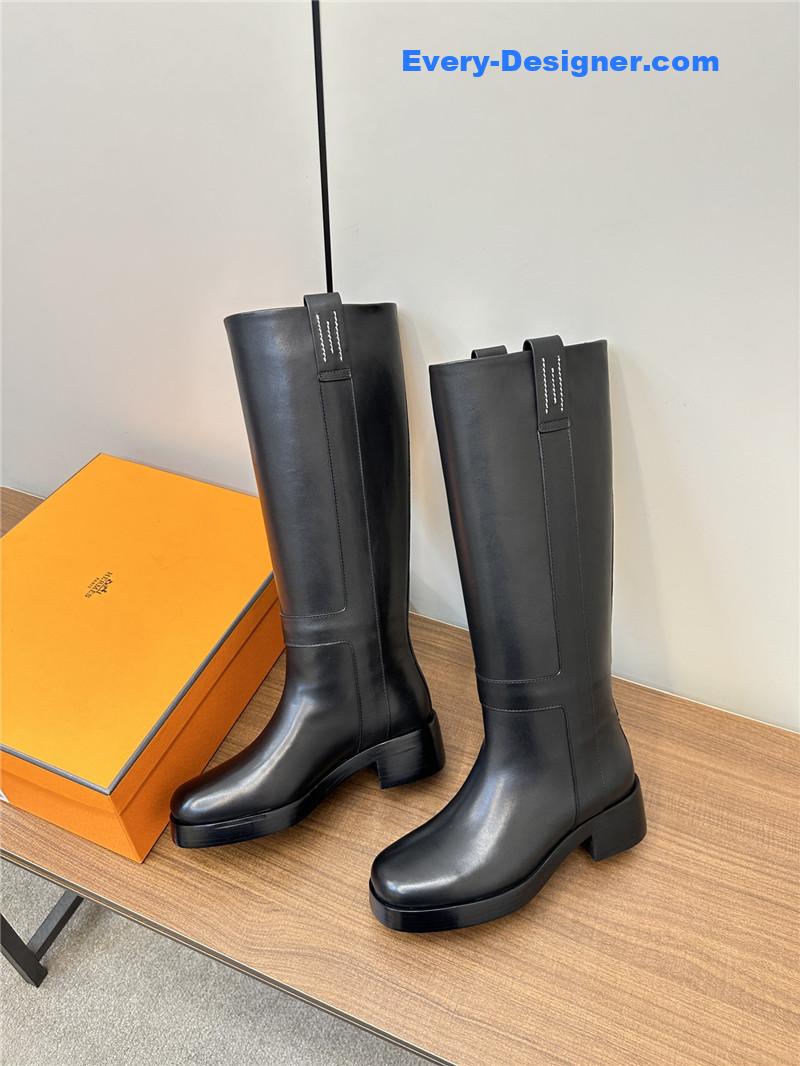 H**me5 horse boot in black