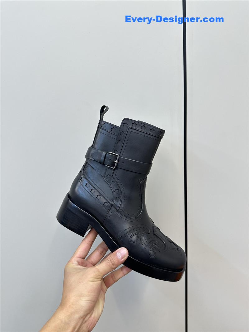 H**me5 buckles leather embroidered ankle boots