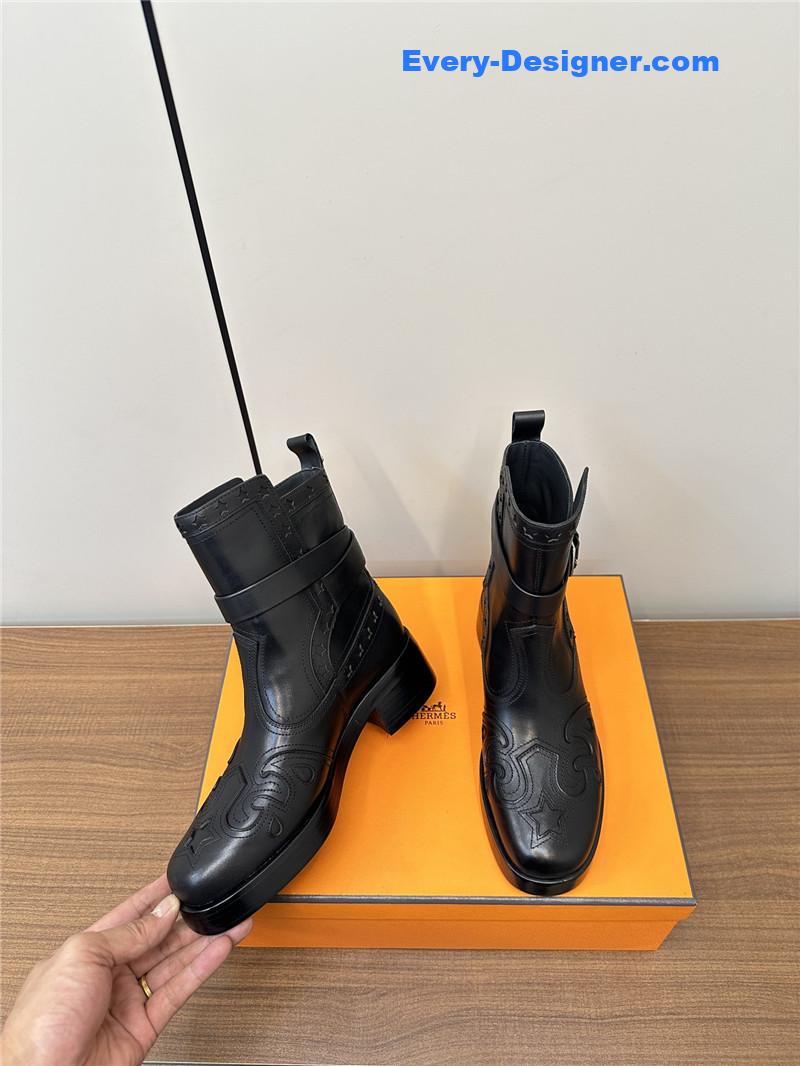 H**me5 buckles leather embroidered ankle boots