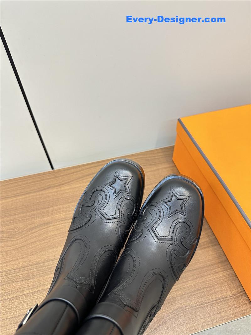 H**me5 buckles leather embroidered ankle boots