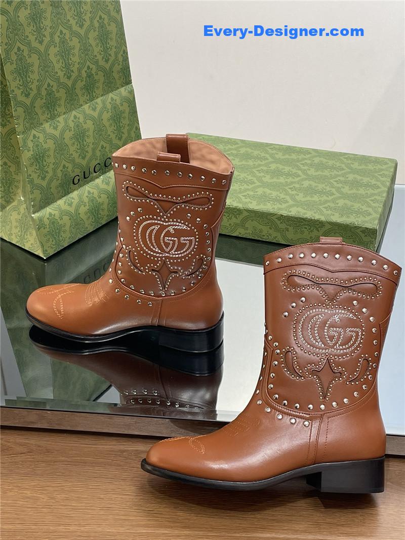 Gvc*1 gg brown embroidered studded ankle boots