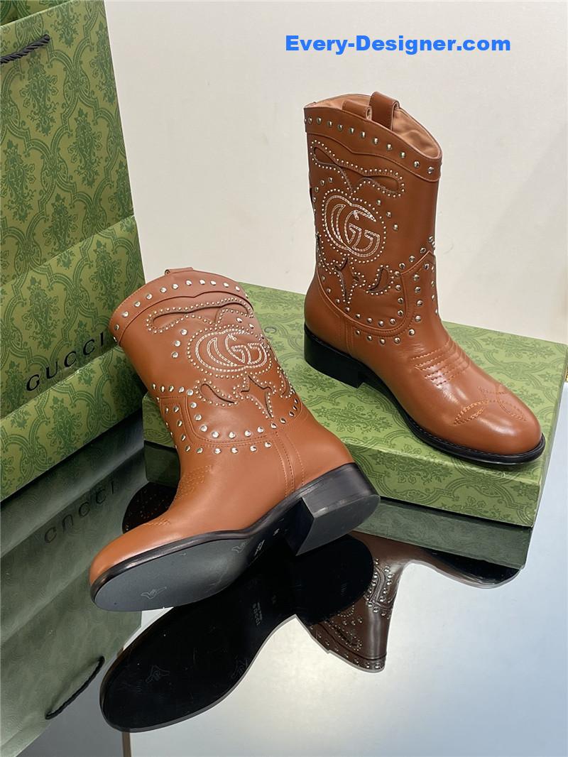 Gvc*1 gg brown embroidered studded ankle boots