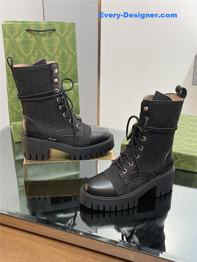 Gvc*1 gg logo quilted combat boots in black