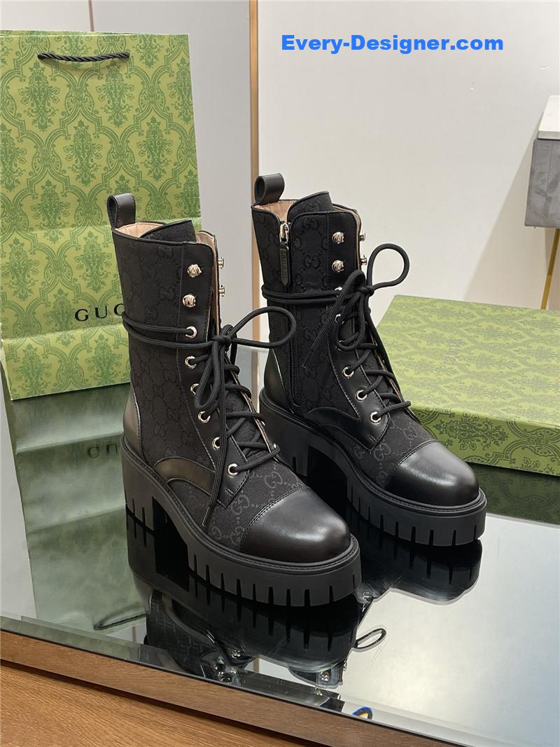 Gvc*1 gg logo quilted combat boots in black