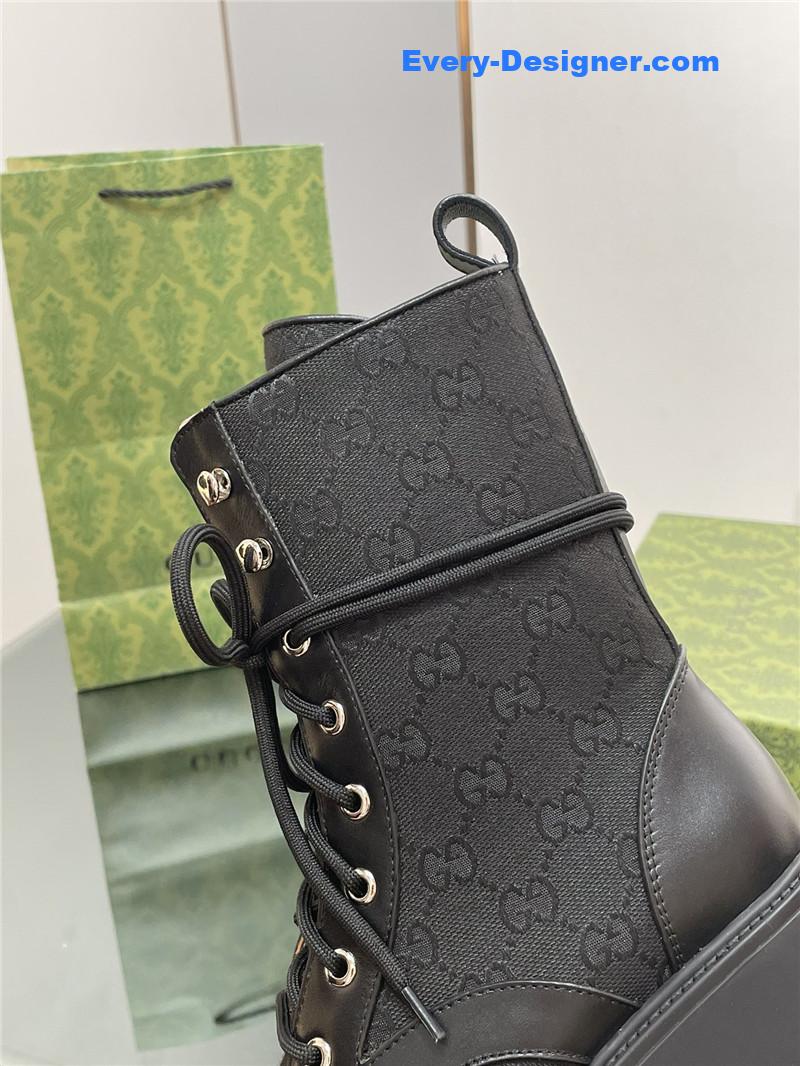 Gvc*1 gg logo quilted combat boots in black