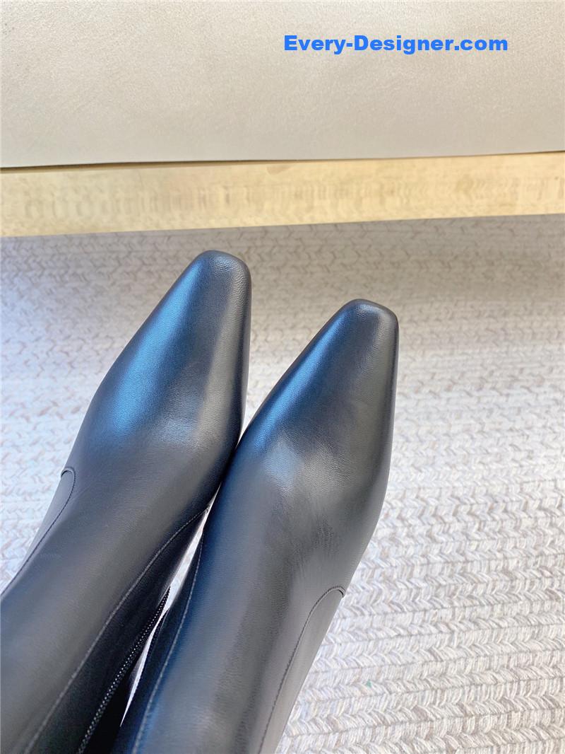 Sa1nt Lau*nt black belt detailed leather boot