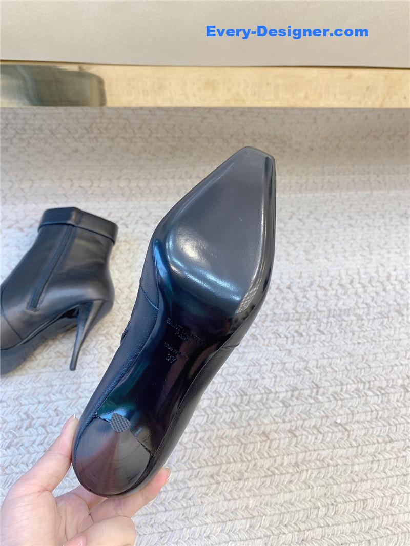 Sa1nt Lau*nt black belt detailed leather boot