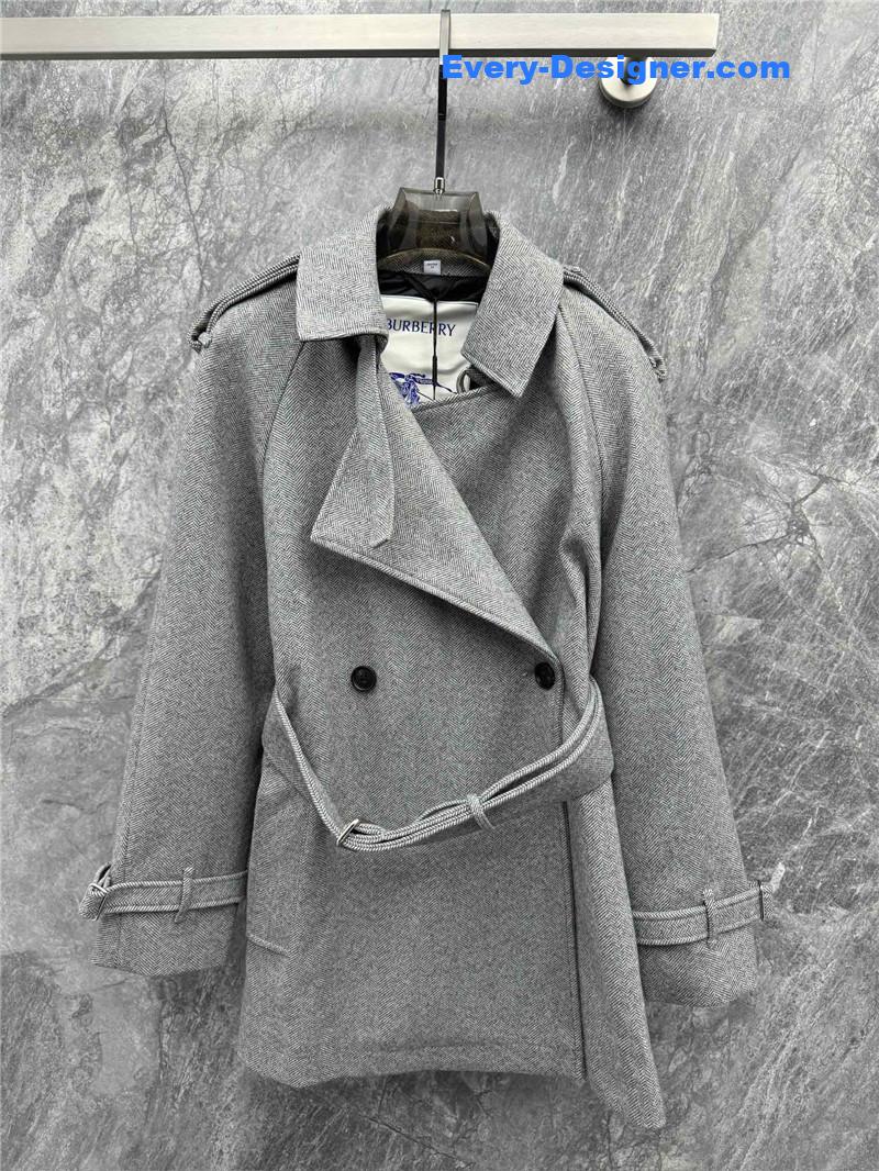 Bv*b*rry lapel long-sleeved trench coat replica clothing sites