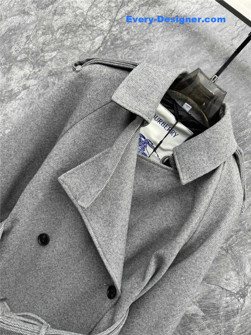 Bv*b*rry lapel long-sleeved trench coat replica clothing sites