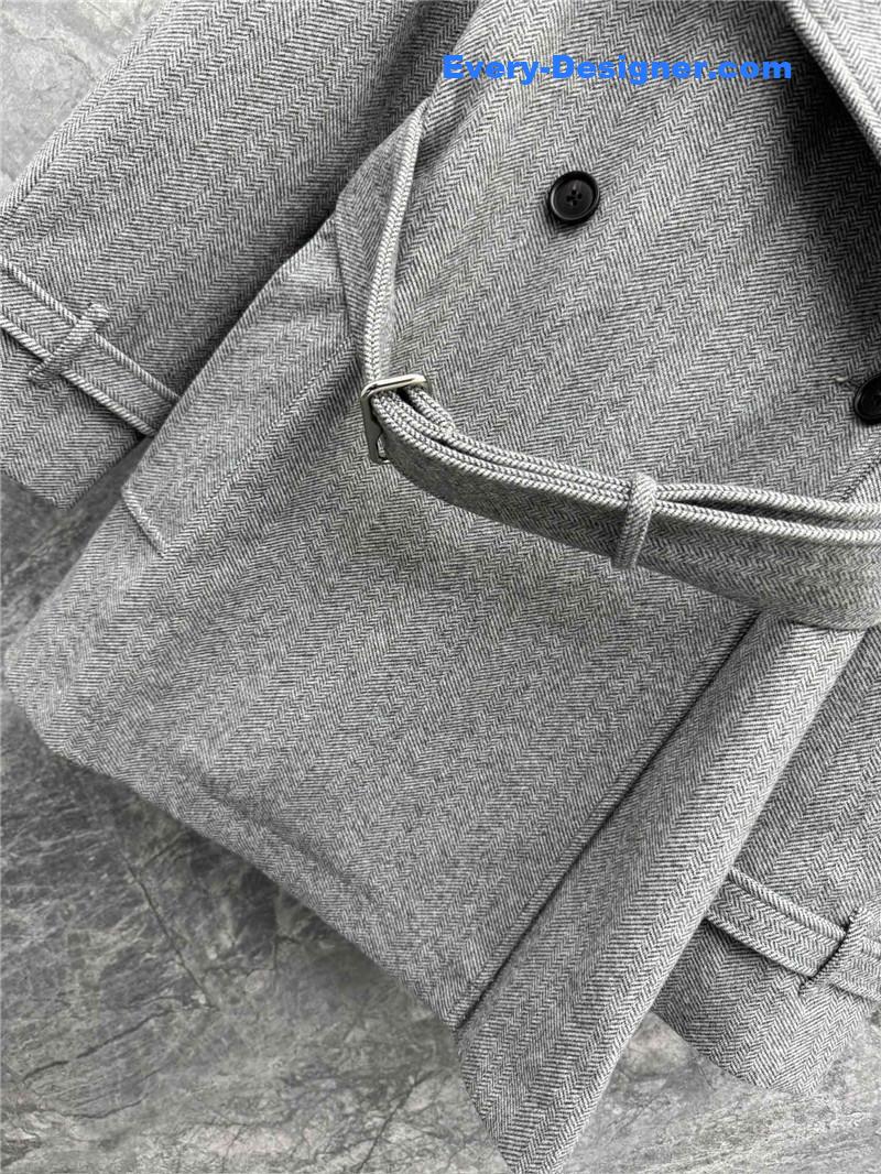 Bv*b*rry lapel long-sleeved trench coat replica clothing sites