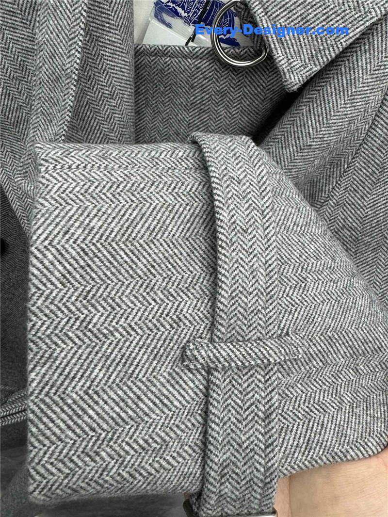 Bv*b*rry lapel long-sleeved trench coat replica clothing sites