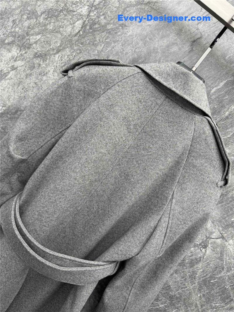 Bv*b*rry lapel long-sleeved trench coat replica clothing sites