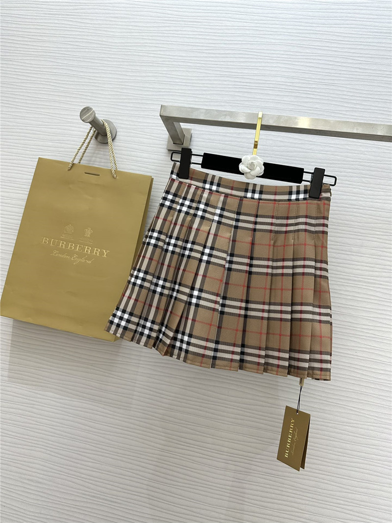 Bv*b*rry color matching plaid skirt cheap replica designer clothes