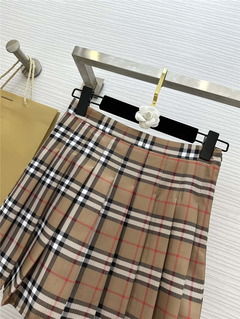 Bv*b*rry color matching plaid skirt cheap replica designer clothes