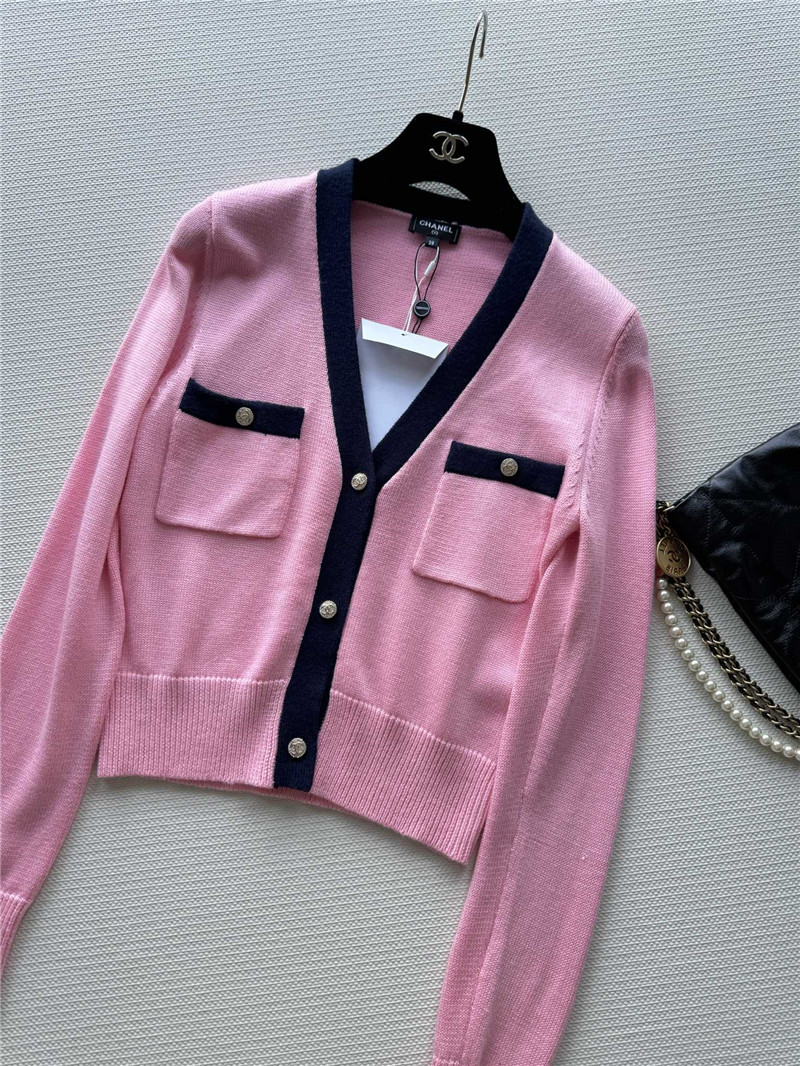 Ch**el v-neck crop trim cardigan pink/black