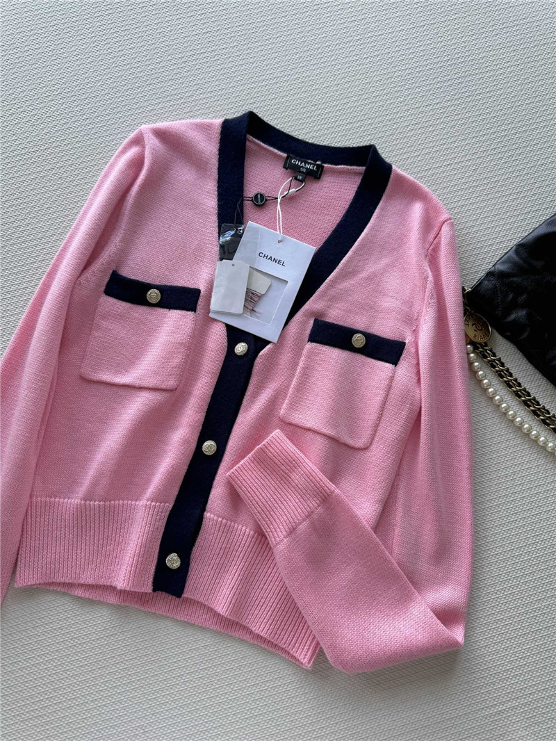 Ch**el v-neck crop trim cardigan pink/black