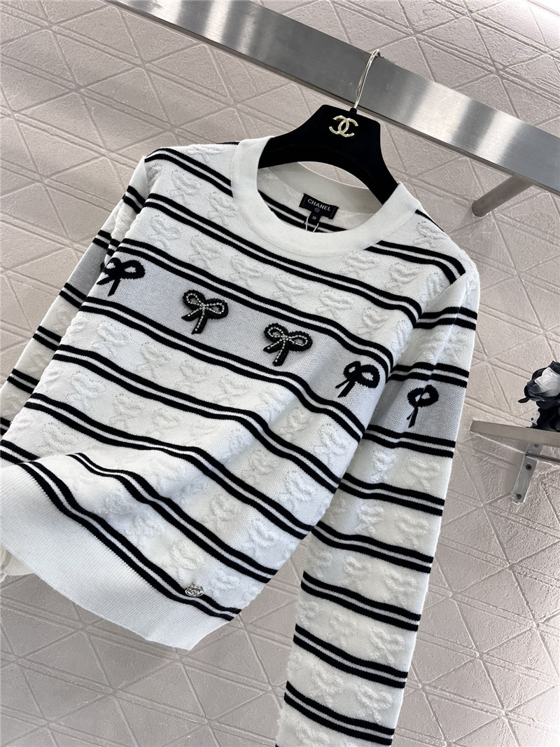 Ch**el bow jacquard striped sweater black/white