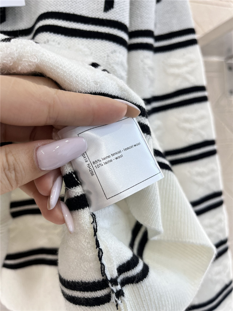 Ch**el bow jacquard striped sweater black/white