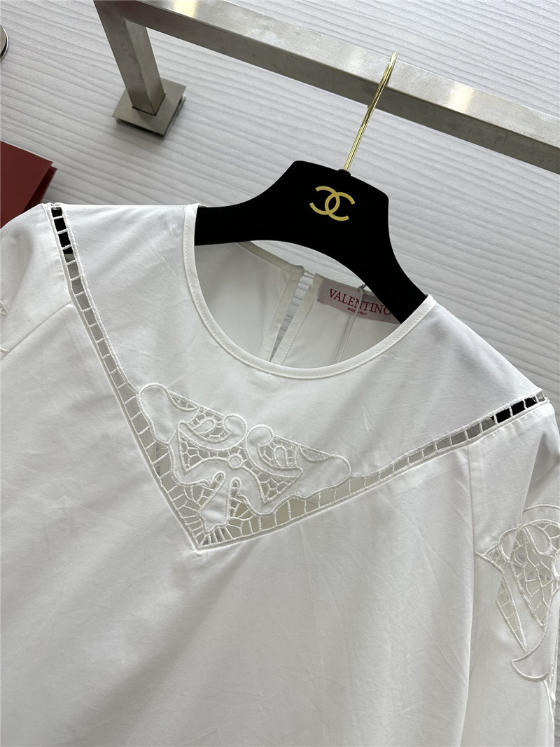 Va1e*ntin0 hollow embroidery round neck shirt replica clothing
