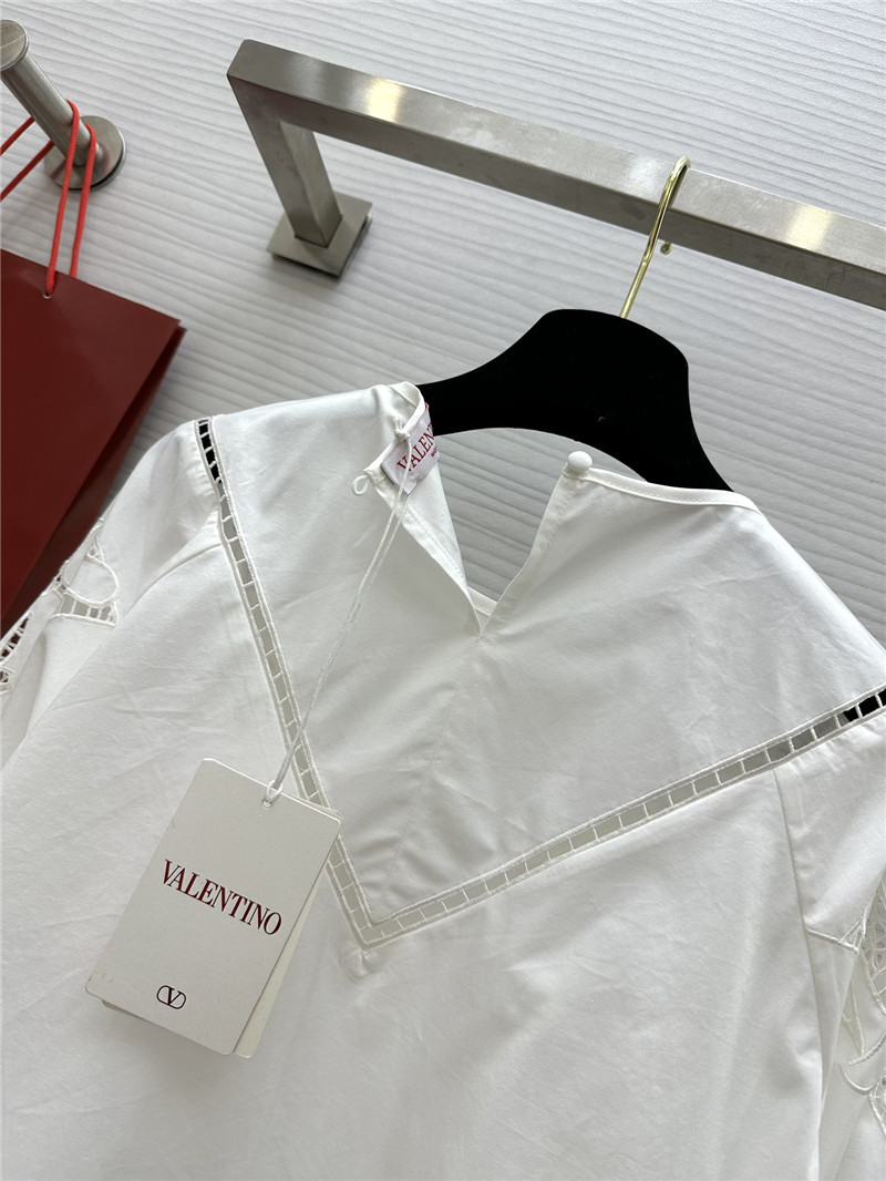 Va1e*ntin0 hollow embroidery round neck shirt replica clothing
